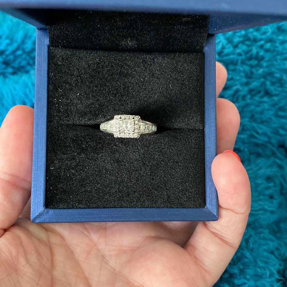 1/2 carat diamond engagement ring